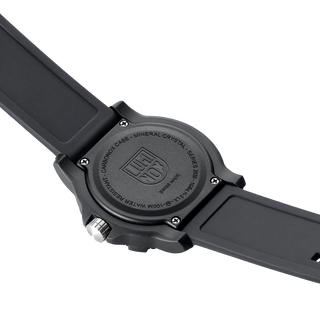 Luminox 2045, Manta Ray CARBONOX™, 45 mm