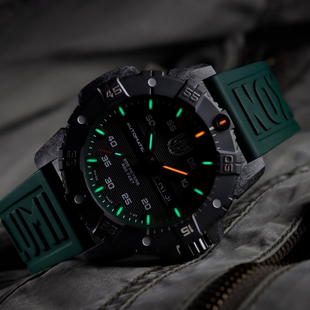 Luminox 3877, Master Carbon SEAL Automatic, Military Dive Watch, 45 mm