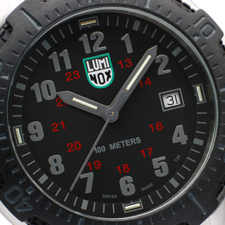 Luminox 2132, Manta Ray Steel Series, 45 mm