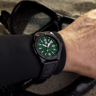 Luminox 3137.B, Pacific Diver, Dive Watch, 44 mm